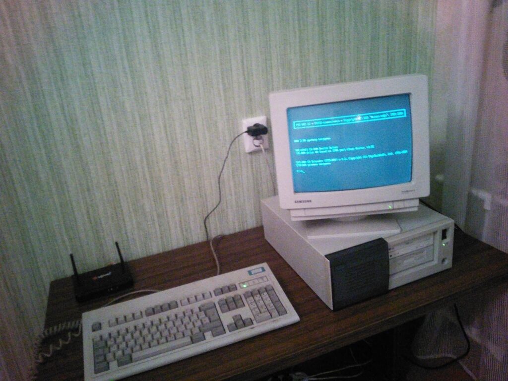 IBM PC-совместимый компьютер, Siemens Nixdorf, процессор Intel 80486 (середина 1990-х)